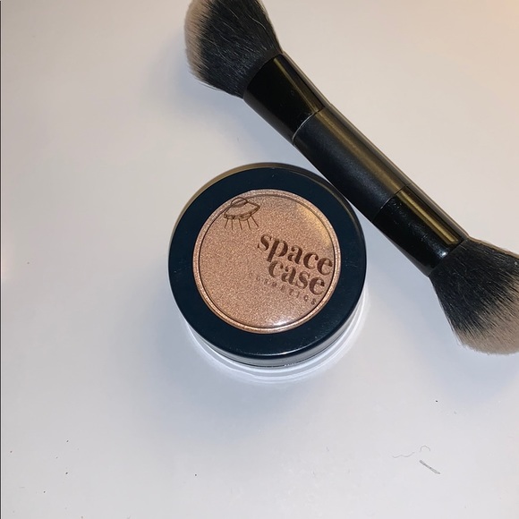 💄 Highlighter 💄 - Picture 2 of 8